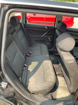 Volkswagen Passat 1.9 TDI 96kW – funkční klima, BT rádio, ST - 10