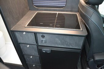 Mercedes-Benz Sprinter 319 Camper Family - 10