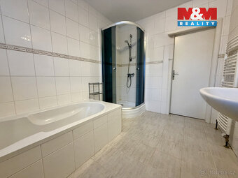 Pronájem bytu 3+1, 140 m² v centru Pardubic - 10