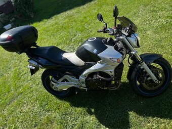 SUZUKI GSR 600 - TOP STAV - 10