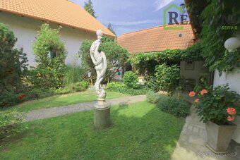 Prodej krásného rodinného domu s ateliérem v Nové Říši na V - 10