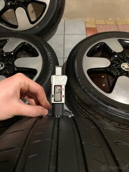 Alu kola Škoda R17 5X112 LETNÍ PNEU 225/50 R17 PROTEUS - 10