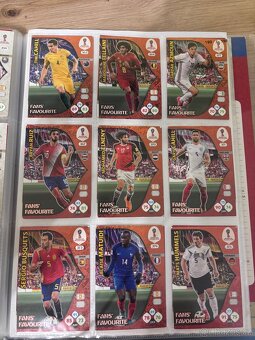 Sběratelské fotbalové kartičky Panini - 10