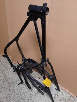 Rám včetně stojanu - Jawa 125 typ 810 Chopper - uloženka - 10