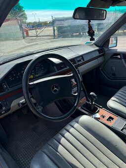 Mercedes Benz W124 pohřební speciál - 10