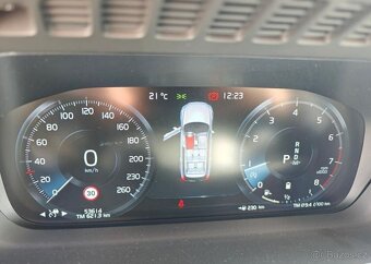 Volvo XC90 B5 benzin R-Design 2022 1R zar 184 kw - 10