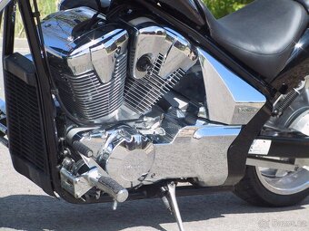 HONDA VT 1300 CX Fury - 10