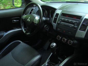 Mitsubishi Outlander 2.0i MIVEC - 10