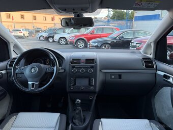 Volkswagen Touran CROSS, 2.0 tdi manual - 10