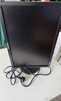 Staré PC součástky - Grafické karty, mechaniky, Monitor - 10