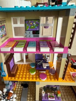 LEGO Friends Domecek prátelství na stromē - 10