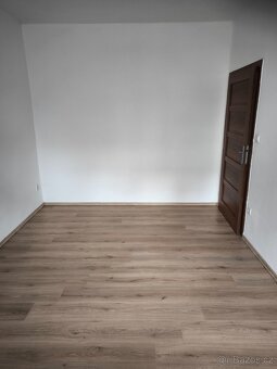 4+kk se šatnou 102,8m2 + zahrada - 10