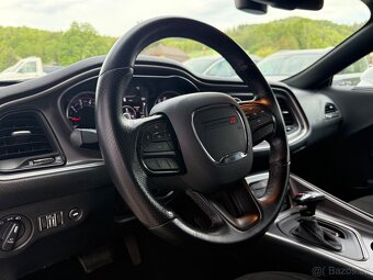 Dodge CHALLENGER 5.7 HEMI - 10