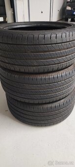 3ks 225/45/17 Goodyear Efficient Grip, 2023, 8.0mm - 10
