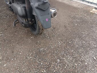 Yamaha x max 125 011,09,majesty 125,Jonway js 125 - 10