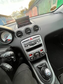 Bolt/Uber 36000,- až 48000,- měsíčně - 10