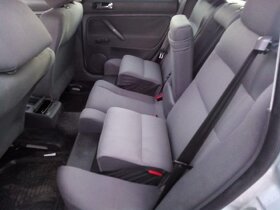vw passat variant 1,6 i 2005 bez dokladu - 10