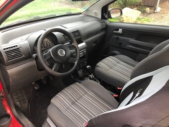 VW Fox 1.2 HTP 40kW, rok 2005 - 10