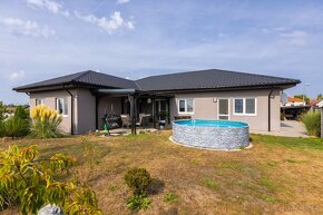 Vícegenerační rodinný bungalov 4kk + 2kk Pečky - 10