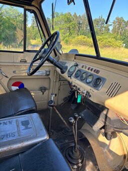 UAZ 469 BI - 10
