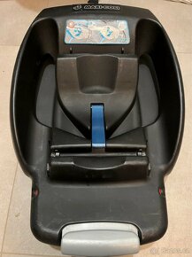 Vajicko Maxi Cosi a základna isofix - 10