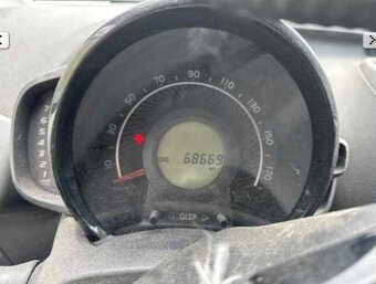 Predám havarovanú Toyota Aygo 999cm 53 kW tok 7/2020. - 10