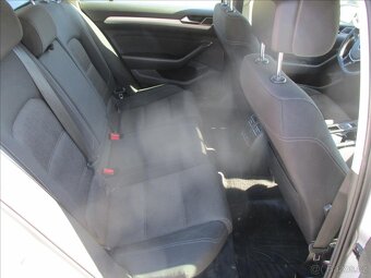 VW PASSAT 2,0TDI 110KW HIGHLINE DSG GPS 2017 - 10