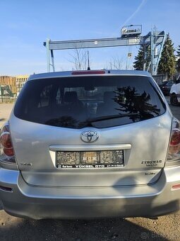 TOYOTA COROLLA VERSO 2.2 130KW - 10
