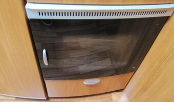 Prodám karavan Hobby 540 ufe,model 2008 + mover + předstan. - 10
