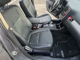 Mitsubishi Outlander PHEV - 10
