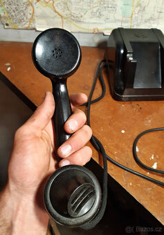 Starožitný bakelitový telefon TESLA z roku 1949 - 10