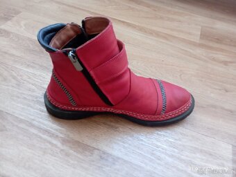 Prodám kvalitní dámskou obuv zateplenou. - 10