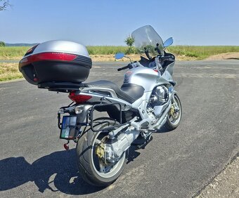 Moto Guzzi Norge 1200 - 10