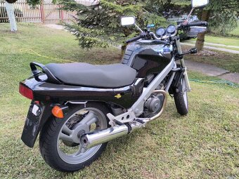 Honda ntv 650 - 10