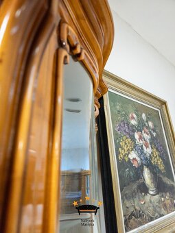 Luxusní barokní jídelní set – stůl + 6 židlí + velká vitrína - 10