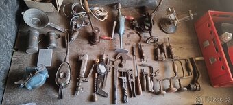 Staré nářadí, vrtačky a pod. - 10