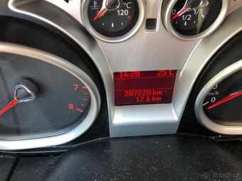 Ford Focus 1,6 i 74 kw - 10