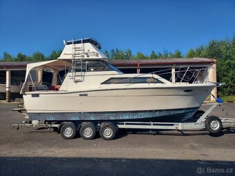 Kajutová motorová loď Trojan F26 Flybridge - 10