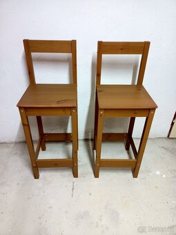 Prodám hezký barový stůl + 2 barové židle - 10