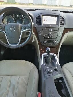 Opel Insignia ST 1.6 TURBO + Lpg - 10