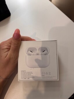 AirPods Pro - 10