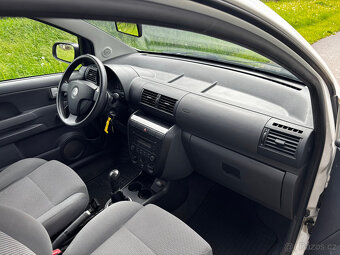 Volkswagen Fox 1.2i 40kW, RV 2010, Servo, Nová STK - 10