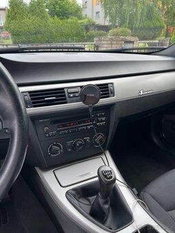 BMW E90 318i - 10