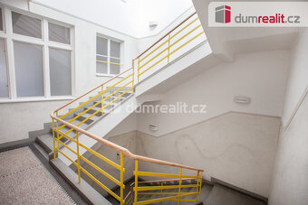 Pronájem, byt 1+1 (90 m2), náměstí Přemysla Otakara II. č.p. - 10