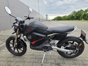 Elektro motorka Super Soco TC Max 2022 - 10