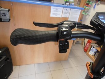 Elektrická koloběžka Kugoo KuKirin G2 Max - 10