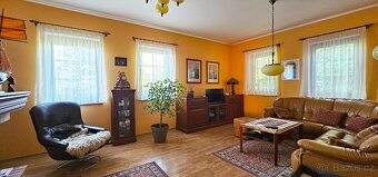Prodej rodinného domu 361 m2, pozemek 979 m2 - 10
