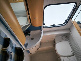 Rodinný karavan Burstner Ventana 530 tk - palandy - 10