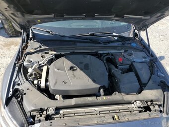 2020 Volvo S60 T5 Momentum 2.0L FWD - 10