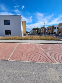 PRODEJ VENKOVNÍCH PARK. STÁNÍ, UL. BUKOVÁ, MLADÉ U ČB - 10